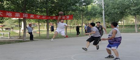 運動健兒在馳騁賽場